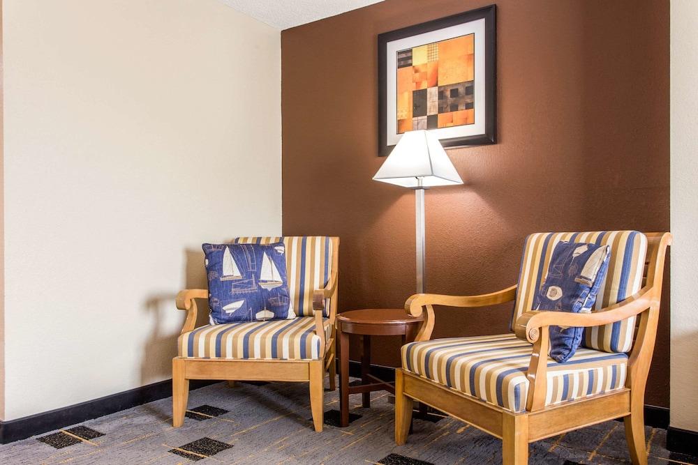 Quality Inn & Suites North Myrtle Beach Exterior photo