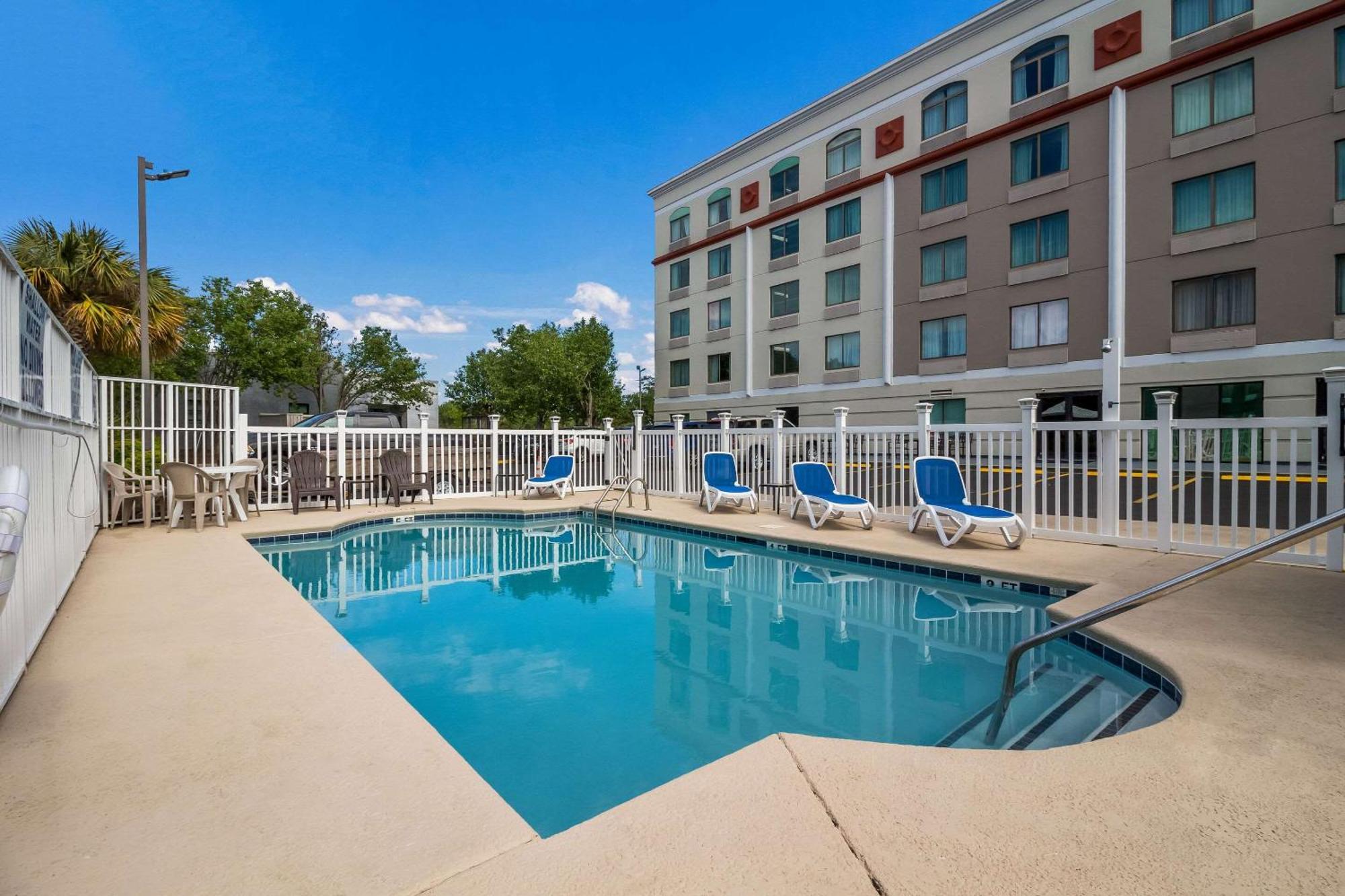 Quality Inn & Suites North Myrtle Beach Exterior photo
